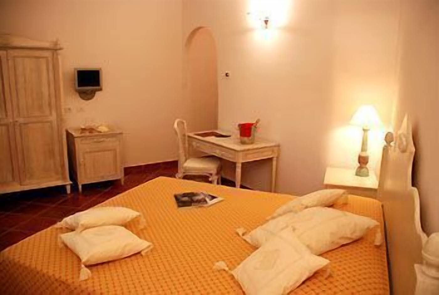 Monti Di Mola Hotel