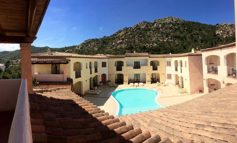 Monti Di Mola 4*