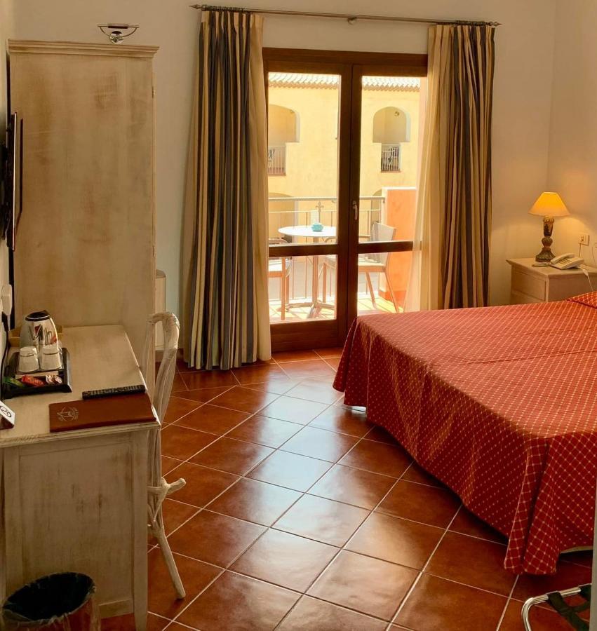 Monti Di Mola 4*