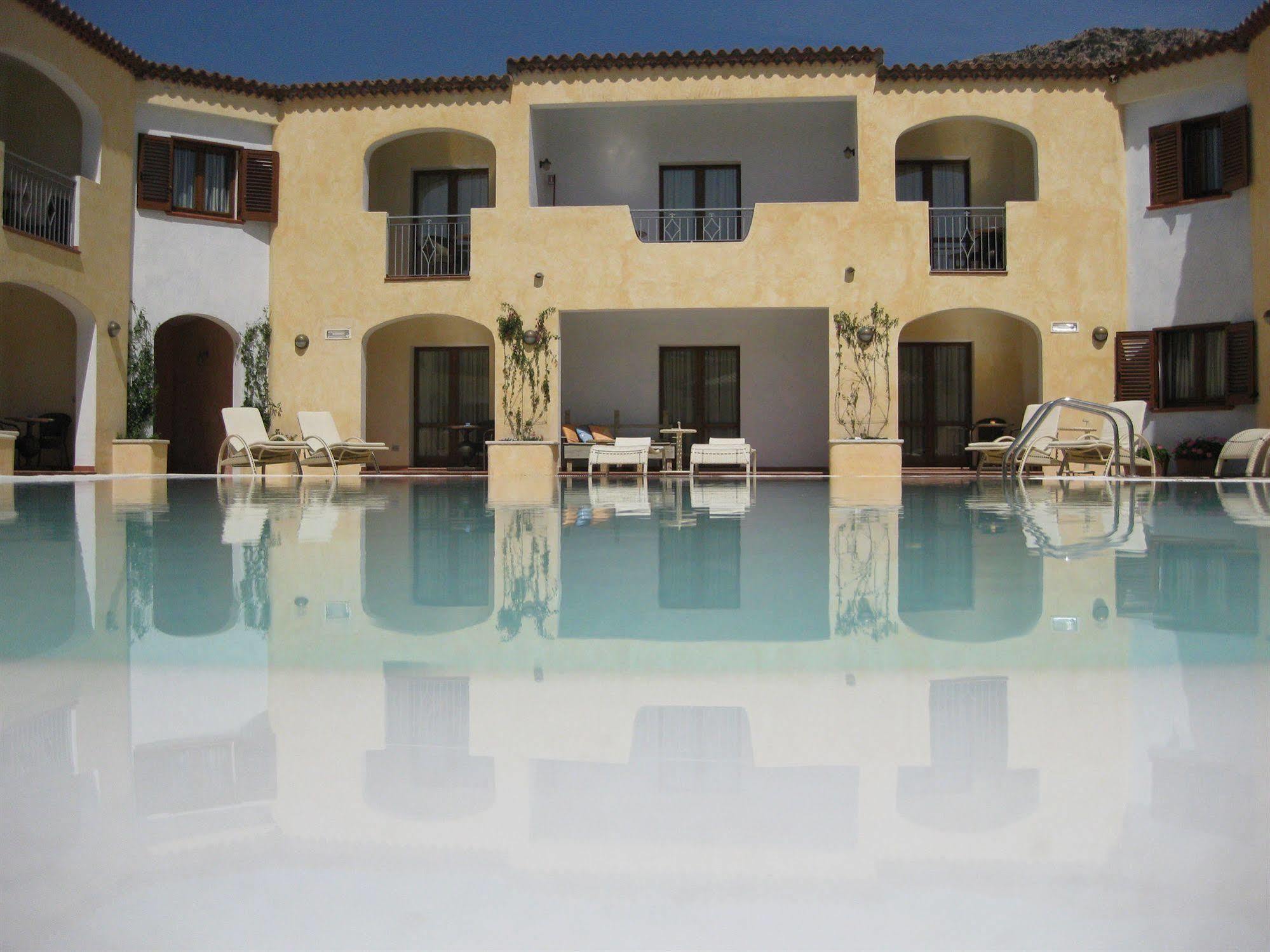 Monti Di Mola Hotel 4*